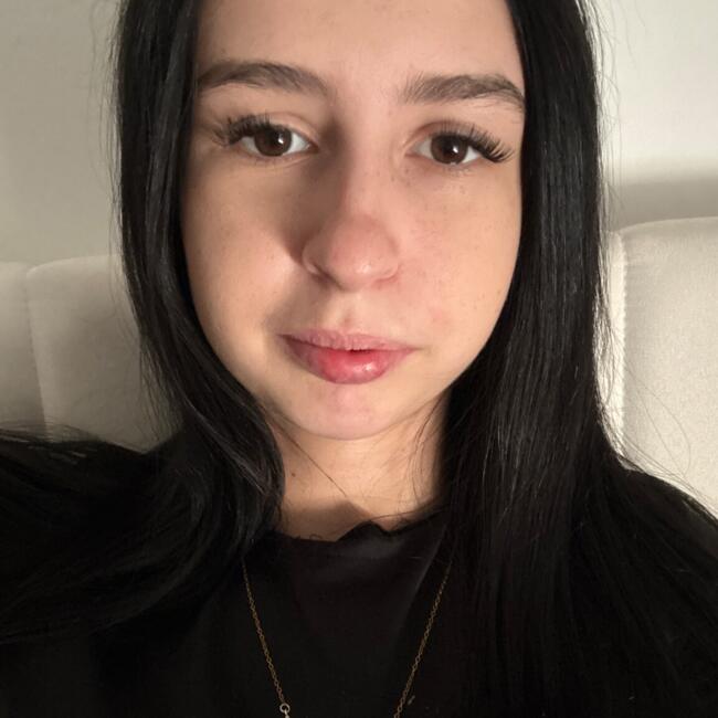 Babysitter in Langueux: Marion