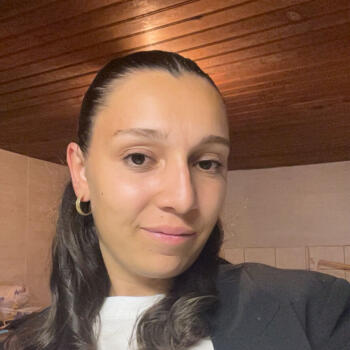 Babysitter in Saint-Congard: Coralie
