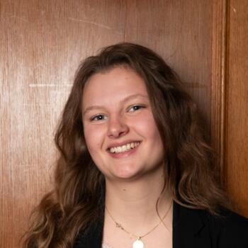 Babysitter in Paris: Agathe