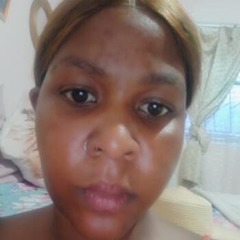 Babysitting job in Pongola: babysitting job Candy