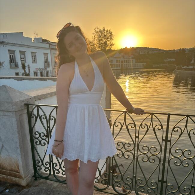 Babysitter in Belfast: Holly