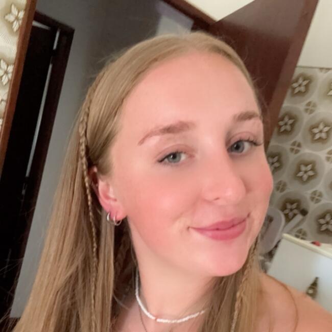 Babysitter in Ericeira: Courtney