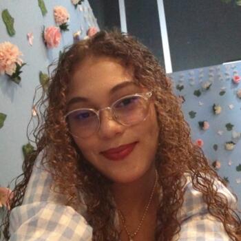 Babysitter in Soledad: Camila