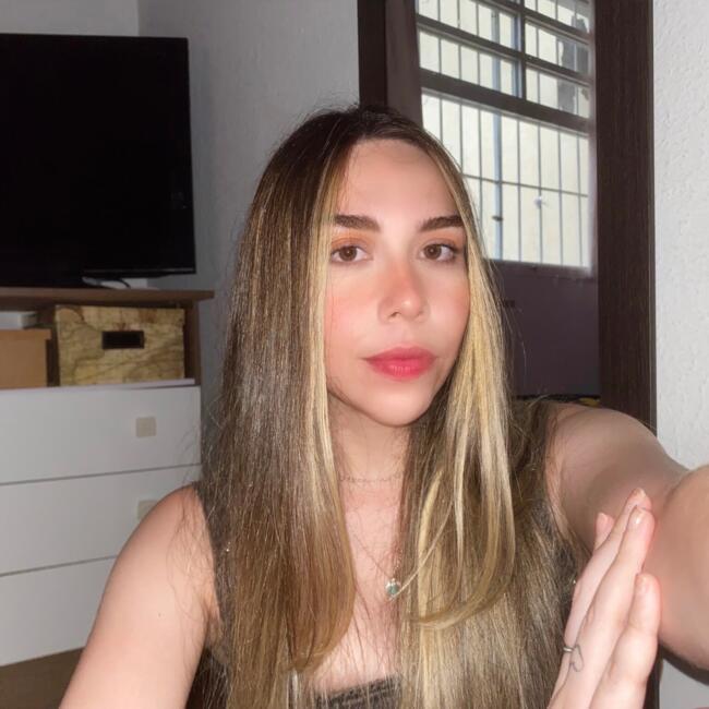 Babá em Manaus: Nicolle