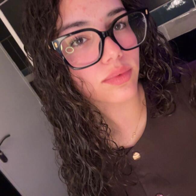 Babysitter in Limoges: Louna