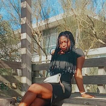 Babysitter in Almada: Sara