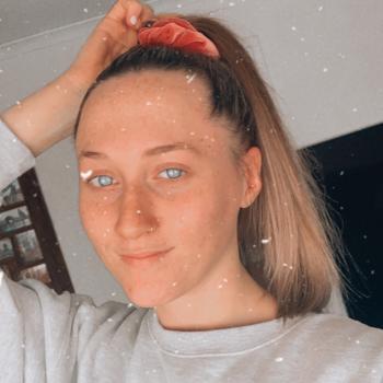 Babysitter in Adelaide: Hannah