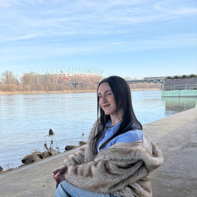 Canguro en Valencia: Claudia Aurora