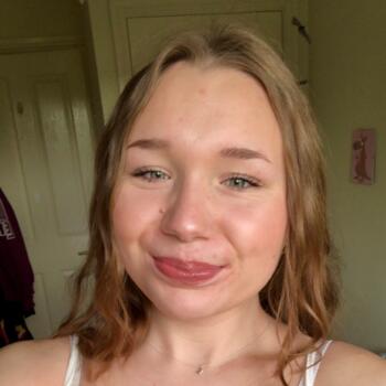 Babysitter in Bracknell: Alice