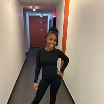 Babysitter in New York: Aniya