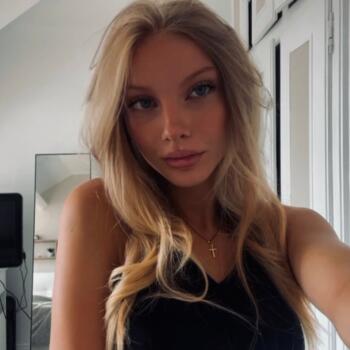 Babysitter in Cherbourg: Doryne