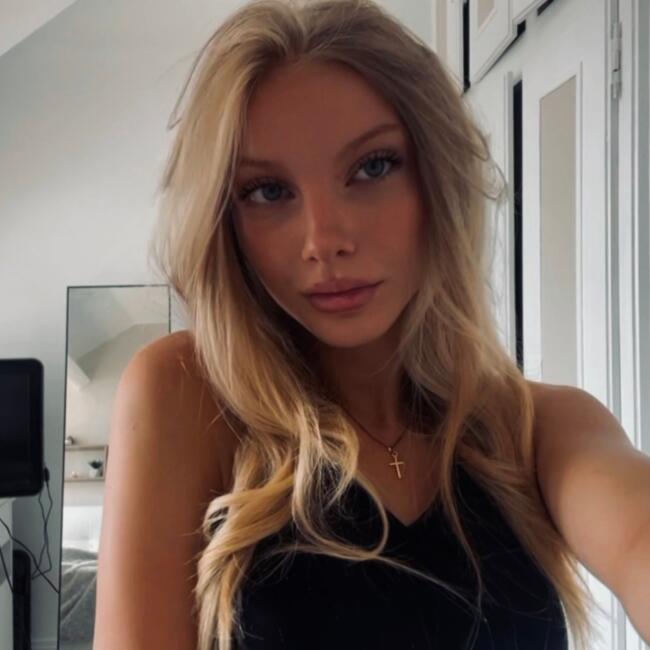 Babysitter in Cherbourg: Doryne