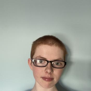 Babysitter Oldham: Evie