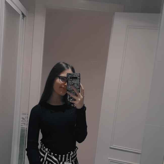 Babysitter in Camas: Samara