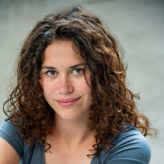 Babysitter in North Vancouver: Lilou