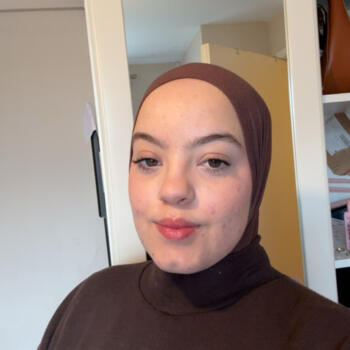 Babysitter London: Aisha