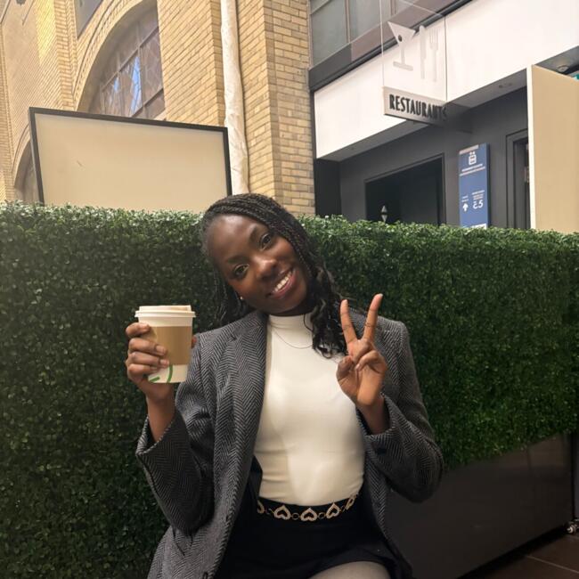 Baby-sitter in Etobicoke: Eunice