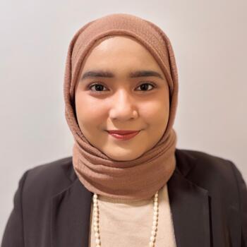 Pengasuh di Kajang: Syamiera