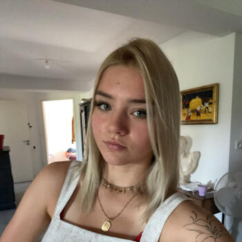 Babysitter in Gannat: Janele