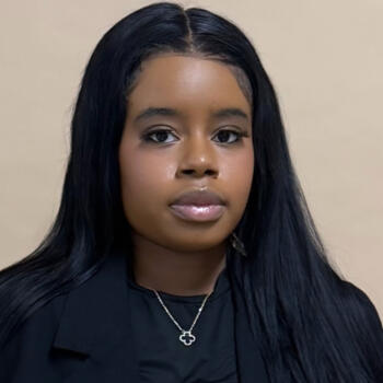 Babysitter in London: Laysa