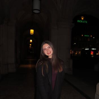 Babysitter in Vienna: Maja