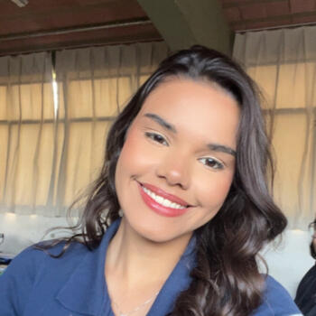 Babysitter Contagem: Clara