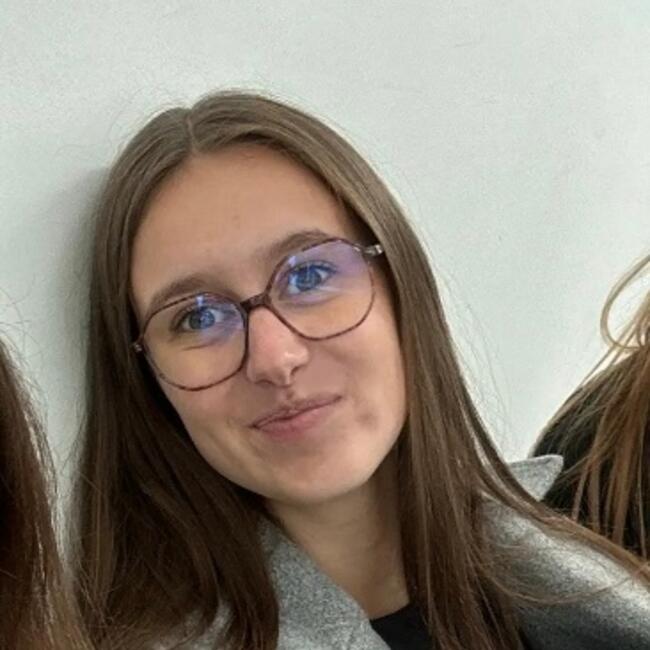 Babysitter in Landerneau: Louane