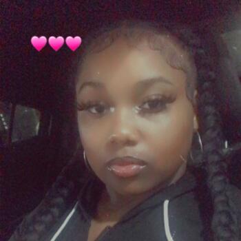 Babysitter in Nacogdoches: Zamira