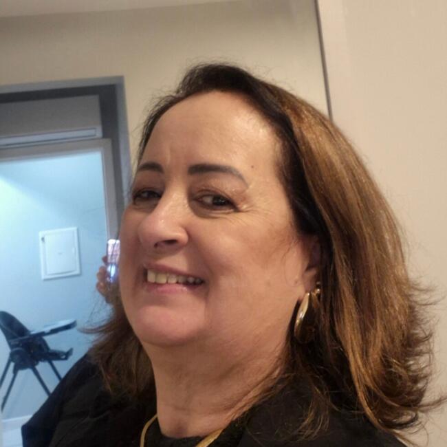Babysitter in São José (São José): Nara Regina