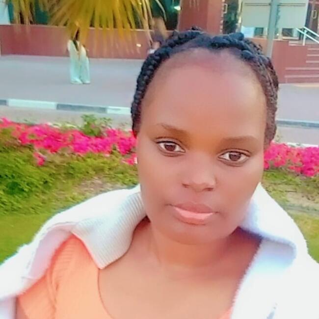 Babysitter in Dubai: Joan