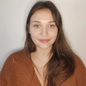 Babysitter in Saint-Saturnin-lès-Apt: Nina