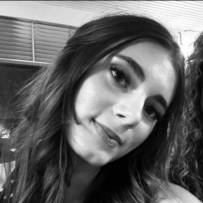 Oppas in Leuth: Julia