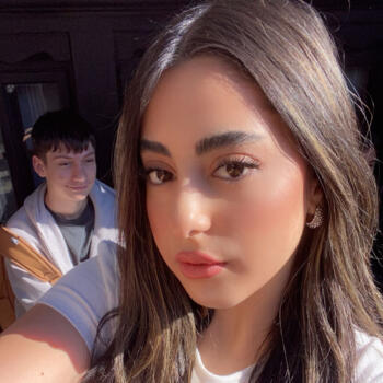 בייביסיטר ב- גדרה: אוריאן