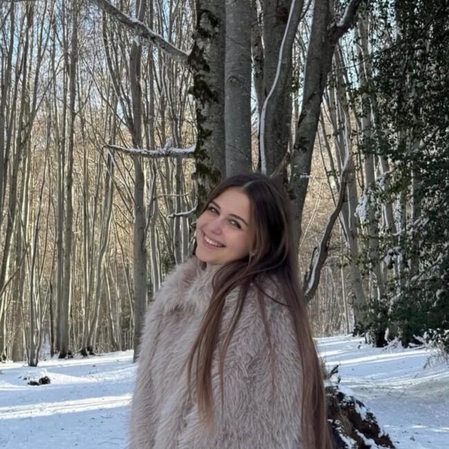 Babysitter in Ajaccio: Meline