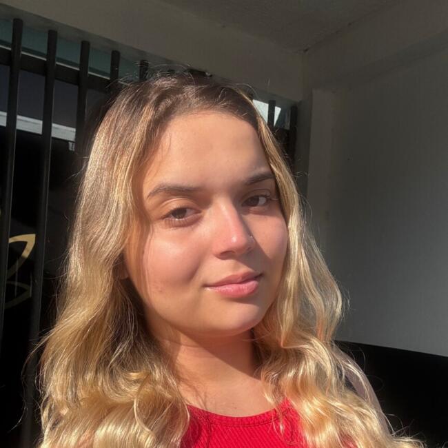Babysitter in Cuiabá: GABRIELA