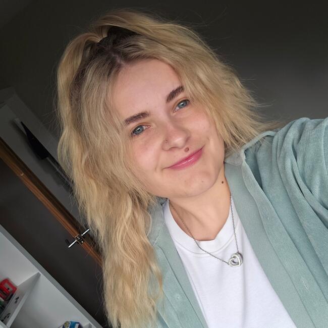 Babysitter in York: Chloe