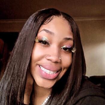 Babysitter in Milwaukee: Akayla