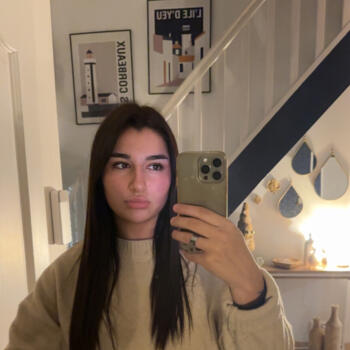 Baby-sitter Lecelles: Clemence