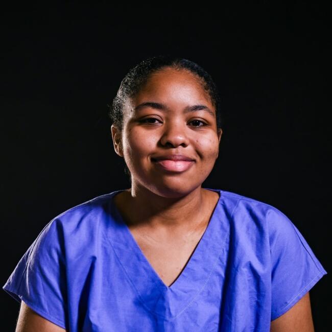 Babá em Londrina: Ester