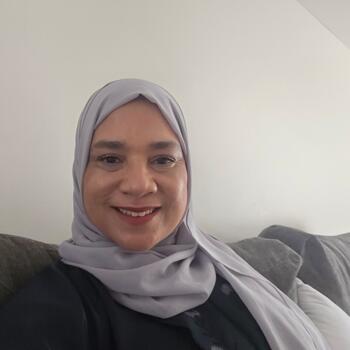 وظيفة جليسة أطفال في الخور: فرص عمل كجليسة أطفال Rehana