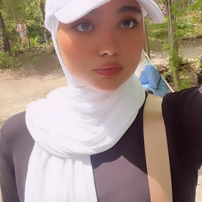 Baby-sitter in Toronto: Maya