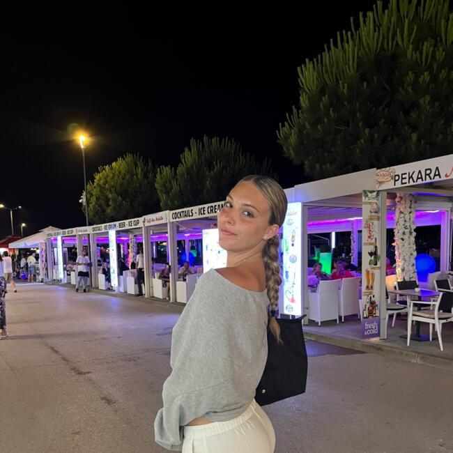 Babysitter στην περιοχή Βουδαπέστη: Jázmin