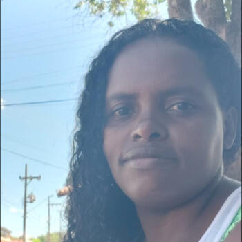 Babá em Ourinhos: Vivian