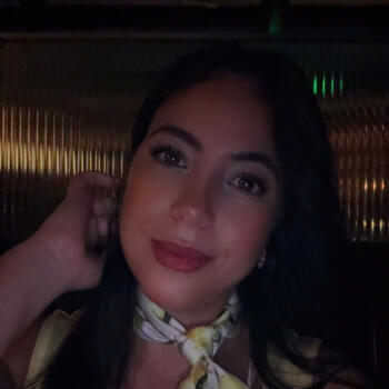 جليسة أطفال دبي: Khedoudja Yasmine