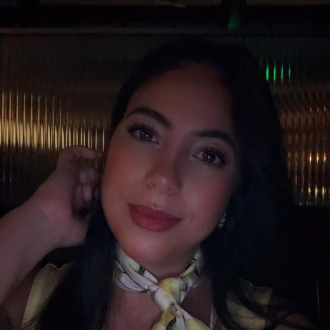 Babysitter in Dubai: Khedoudja Yasmine