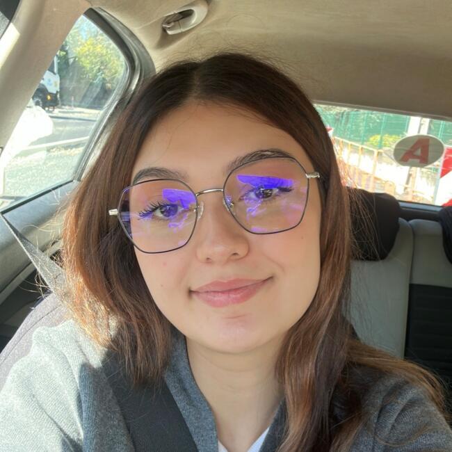 Babysitter in Lentilly: Jenna