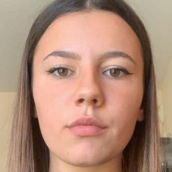 Babysitter in Rueil-Malmaison: Chloe