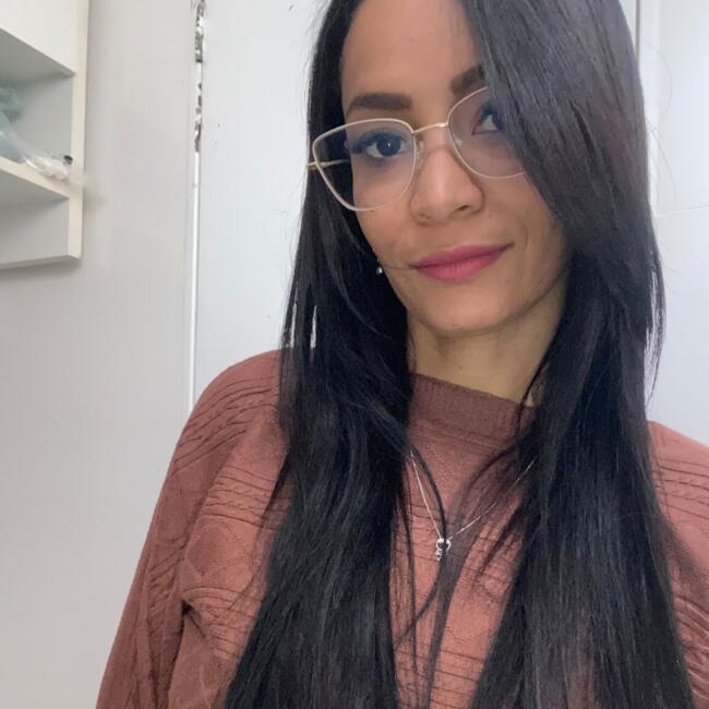 Babá em Luziânia: Camila
