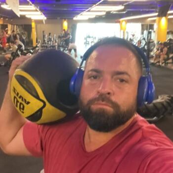 Emprego de babá em Itapema: emprego de babá Paulo