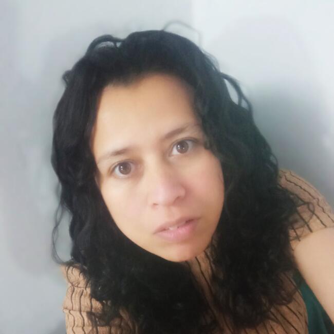 Babysitter in La Granja: Dora Lilia